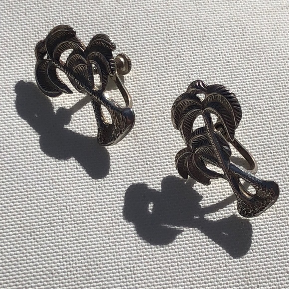 Sterling Silver Vintage Palm Trees Screw-back Earrings - Picture 1 of 6